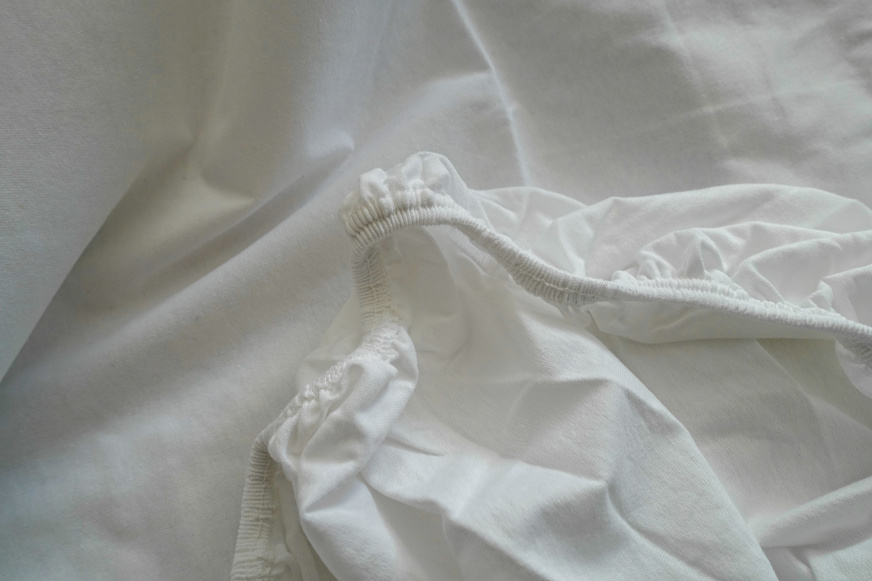 elasticated edges of hypnia protector